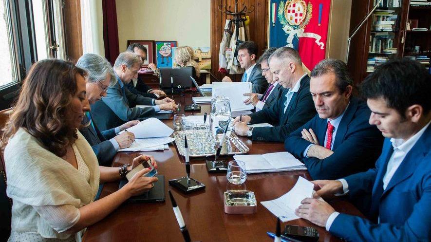 Regione: «Pronta la legge che cancella le Province»