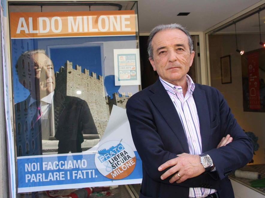Milone attacca Biffoni: “Accordi con i proprietari dei capannoni affittati ai cinesi” 