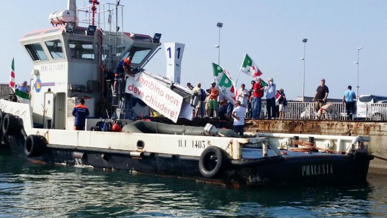 SULLA ROTTA DELLA CONCORDIA / GIORNO 1 Partito il rimorchiatore che simula la rotta del relitto