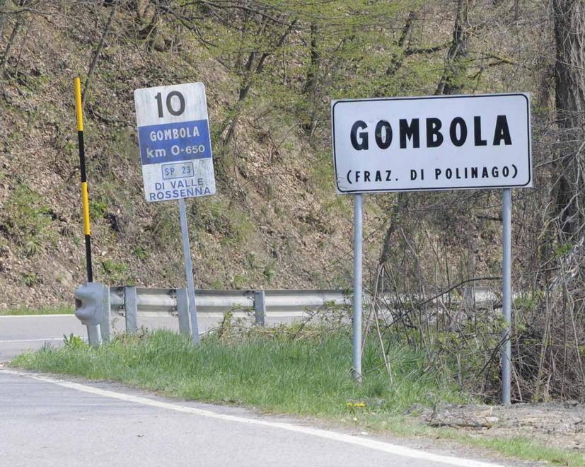 Malore in auto, 82enne sbanda e muore 