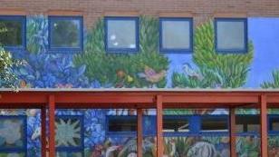 “In viaggio...” è il maxi murale all’Arcobaleno