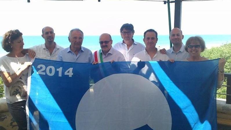 Bibbona riceve la bandiera blu