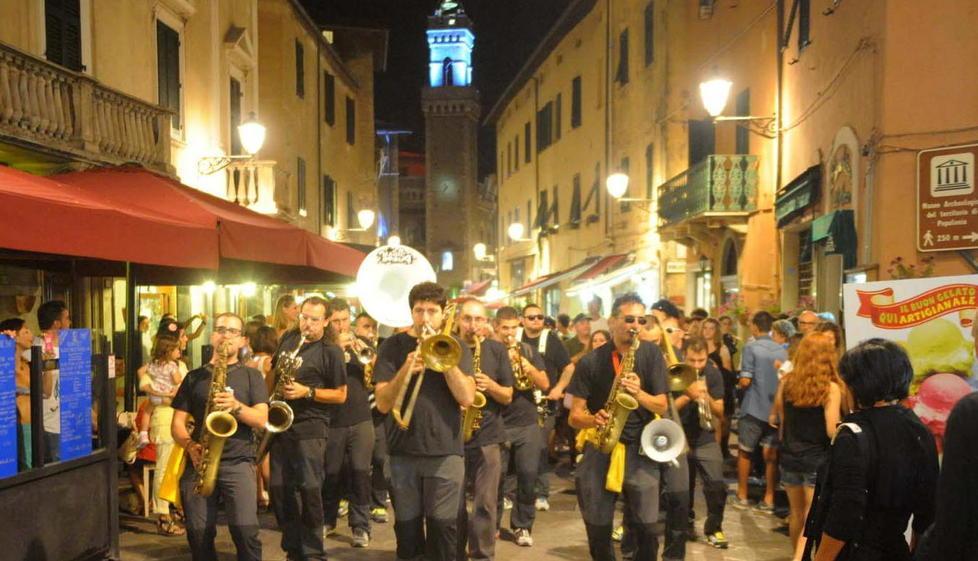 Musica e assaggi, nuovo assalto al centro storico