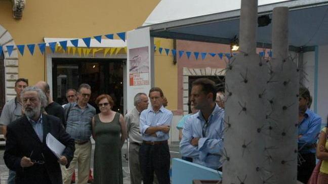 Carrarini, attenti: un “me-ne-frego” vi seppellirà