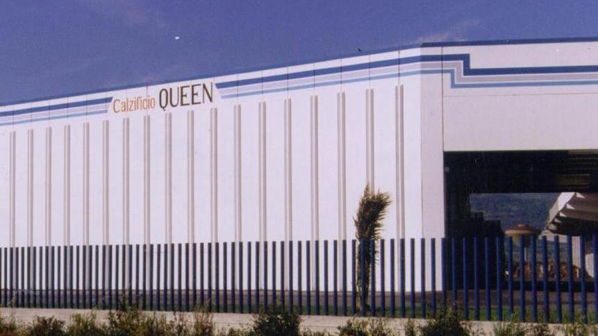 Calzificio Queen: vendita spezzatino