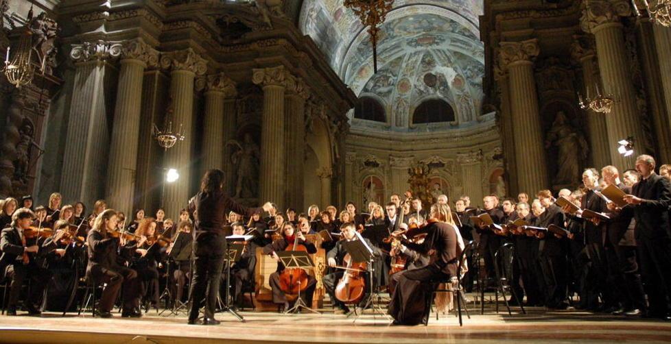 Corale Gazzotti: in San Pietro un recital a lume di candela 