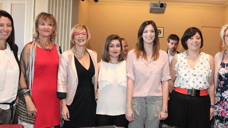 Debutto sui banchi, bacchettati i grillini
