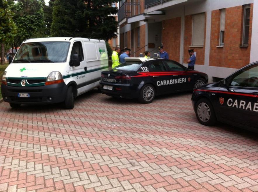 Si getta dal 4° piano mentre l’ufficiale giudiziario esegue lo sfratto 