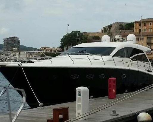 La Capitaneria soccorre un panfilo in difficoltà 