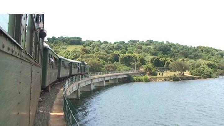 Turismo, l'annuncio della Regione: «Il Trenino Verde non si ferma»