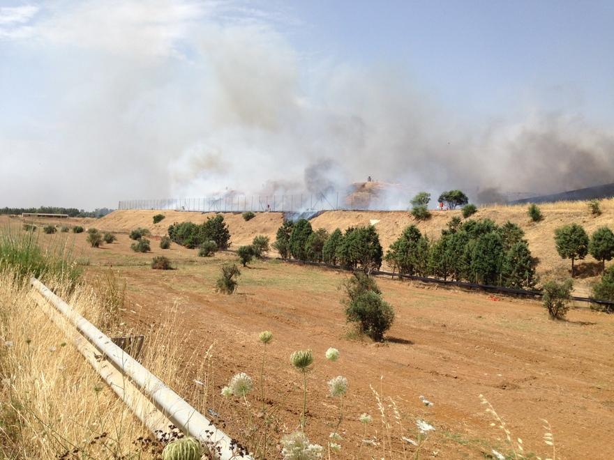 Megaincendio nella discarica consortile di Villacidro: paura per una nube tossica