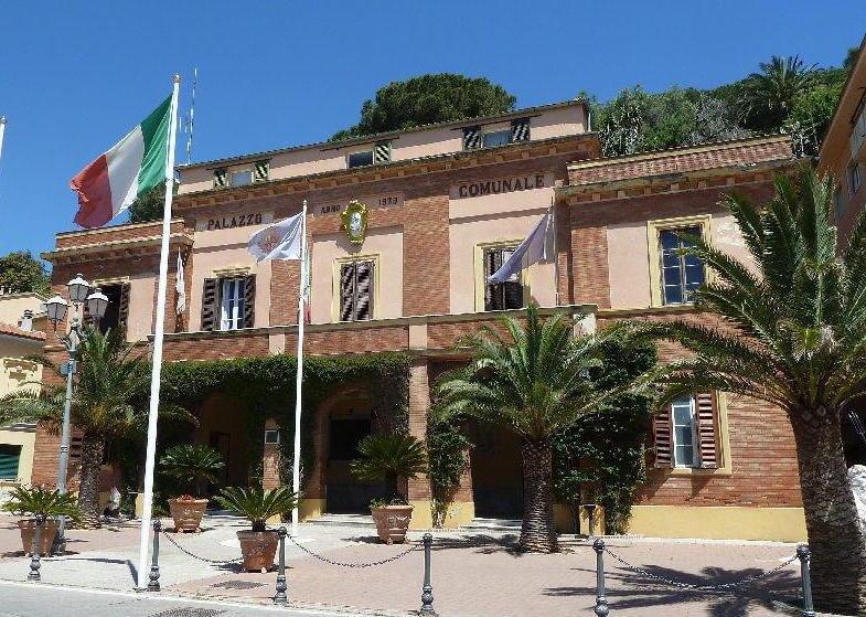 Porto Azzurro, il Comune prova a uscire dal dissesto 
