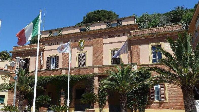 Porto Azzurro, il Comune prova a uscire dal dissesto