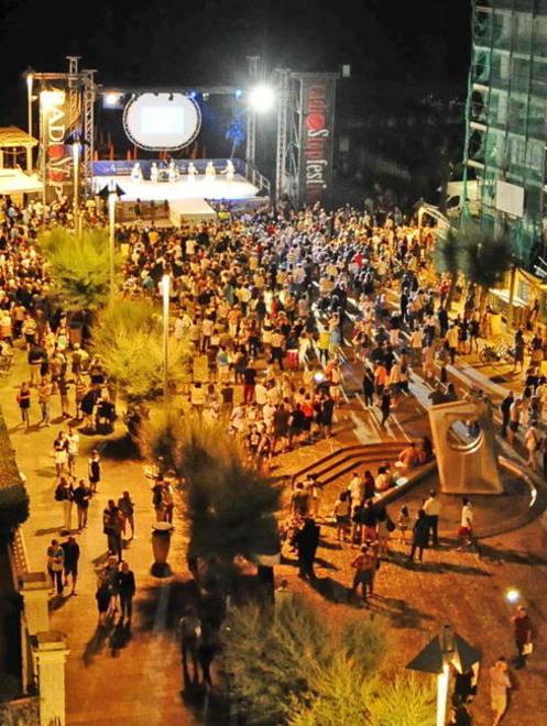 Largo Cairoli fa festa con la Notte Blu 