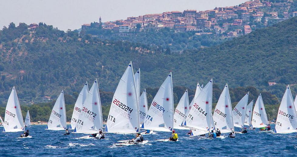 Un mare affollato da ben 282 Laser 
