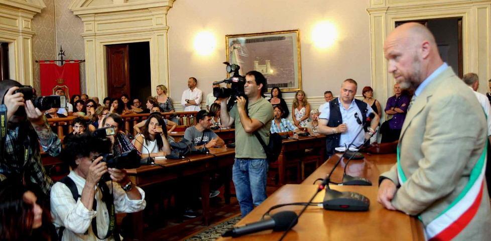 Presidenza del consiglio la discussione è aperta 