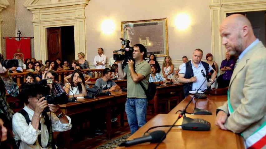 Presidenza del consiglio la discussione è aperta