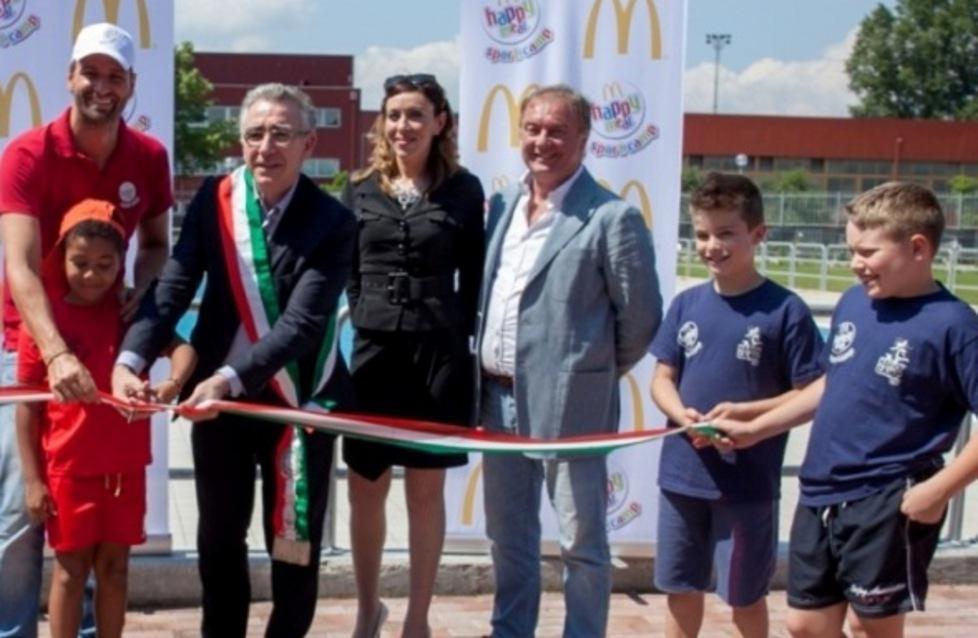 I baby nuotatori a lezione da Rosolino 