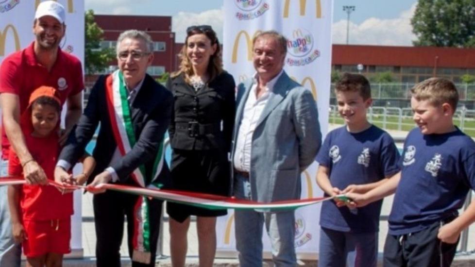 I baby nuotatori a lezione da Rosolino