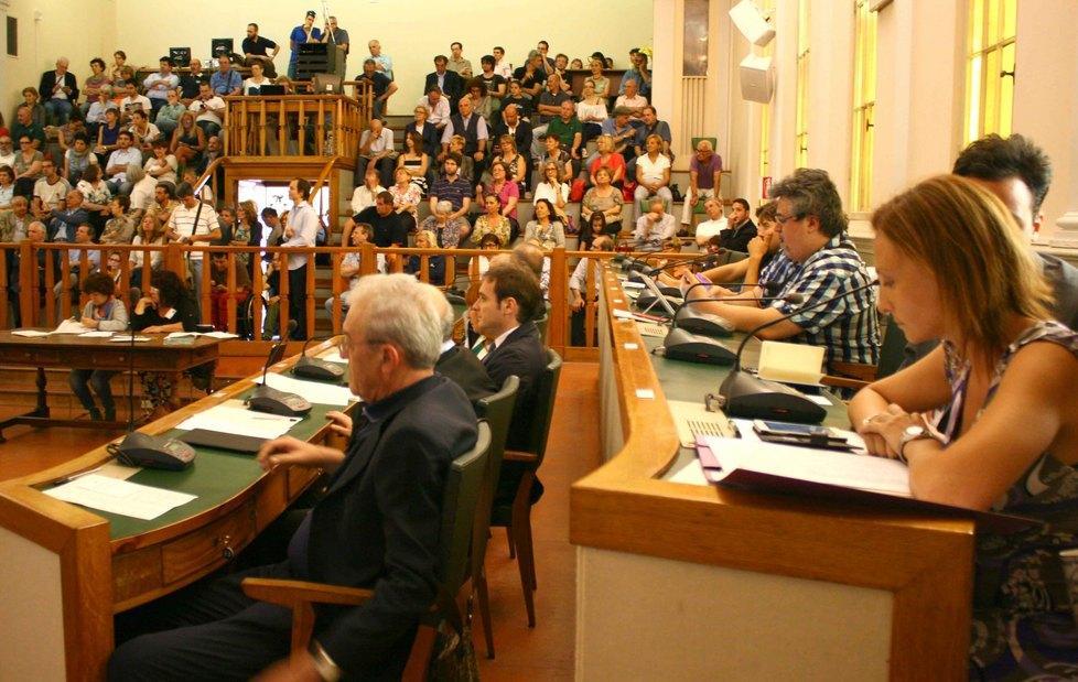 I nuovi gruppi si dividono le commissioni 