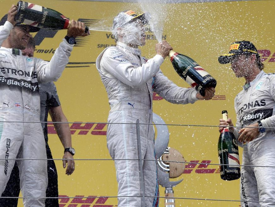 In gara niente scherzetti La Mercedes fa doppietta 