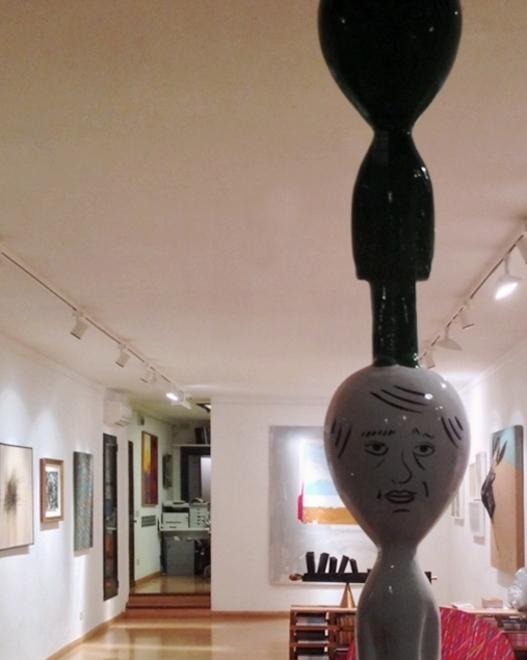 La collettiva della galleria Bonioni aperta per i “Mercoledì rosa”