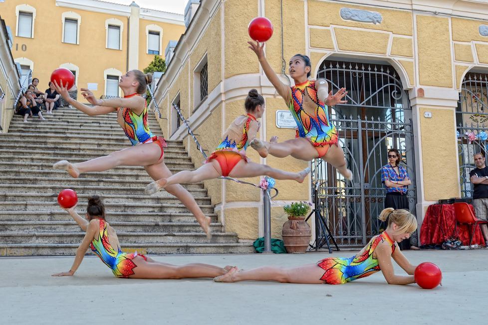 Sport, musica e teatro in piazza Frontera: boom di presenze a “VillacidrArte” 