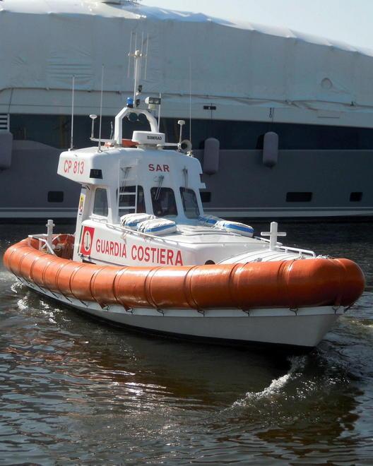 Gommone in avaria, soccorso un 20enne 