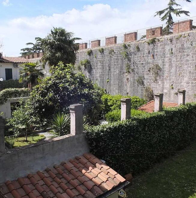 Pagate le mensilità arretrate ripartono i lavori alle mura 