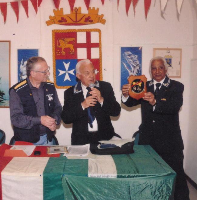 Il Gamae incontra il gruppo marinai