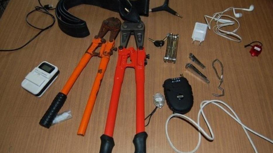 Arnesi da scasso, denunciato dai carabinieri
