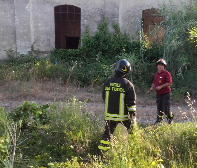 A fuoco casolare diroccato al Varignano