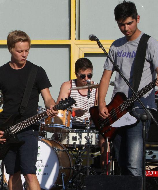 Finale del concorso per le band giovanili e altra camminata 