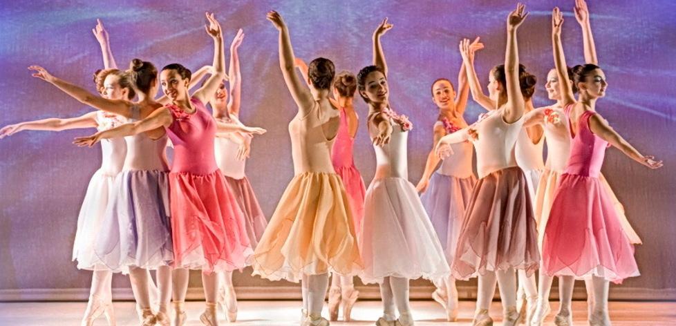 La magia della danza, ovazione al Teatro De Micheli 