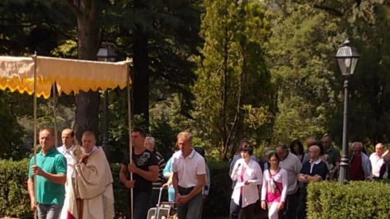 Tanti fedeli al Corpus Domini