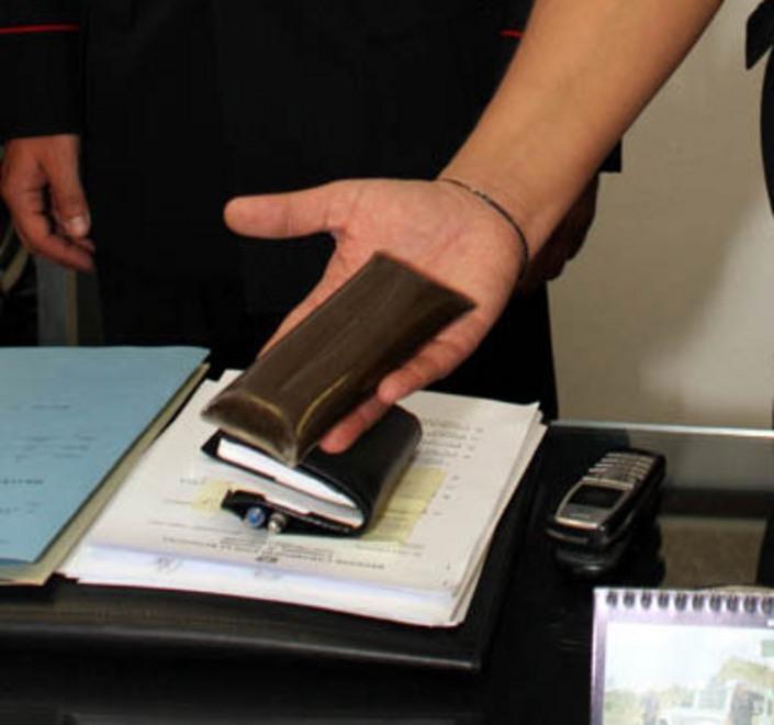 Un etto di hascisc in auto Arrestato e già rilasciato 