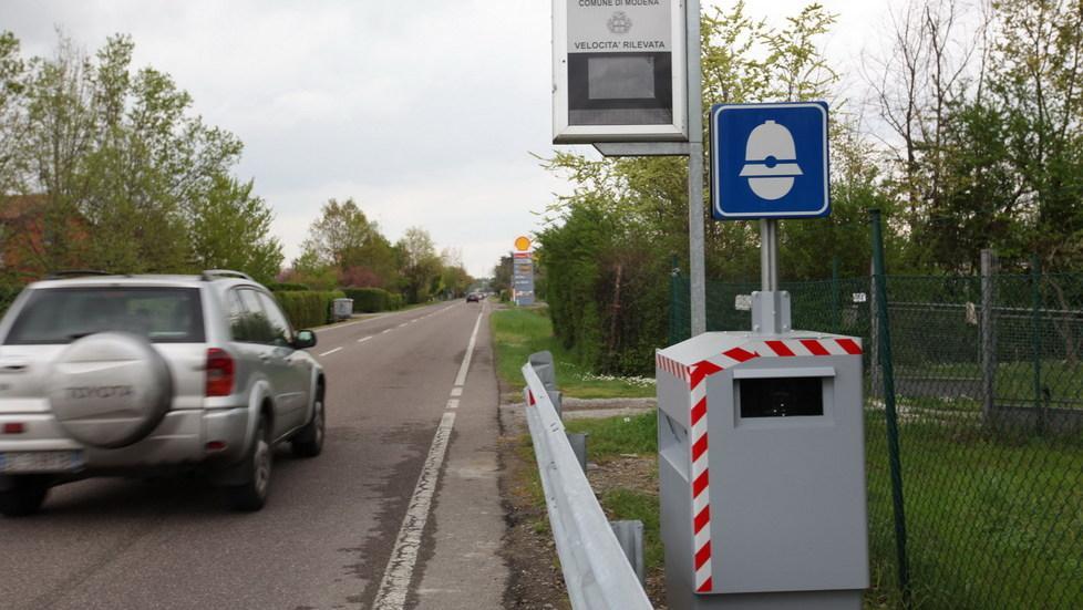La giunta annulla tutte le multe dell’autovelox di via Contrada 