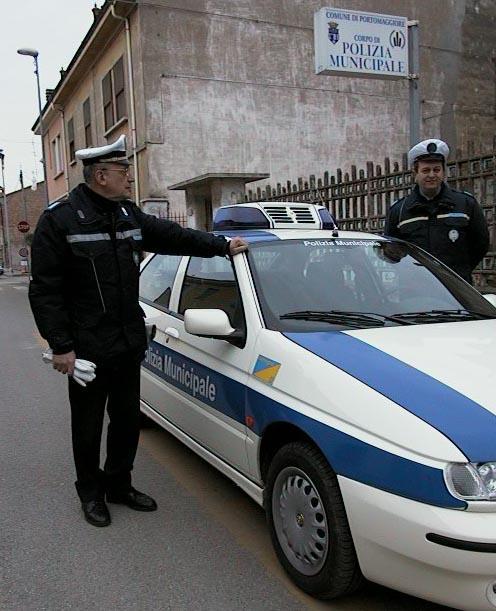 A 17 anni scappa al volante dell’auto 