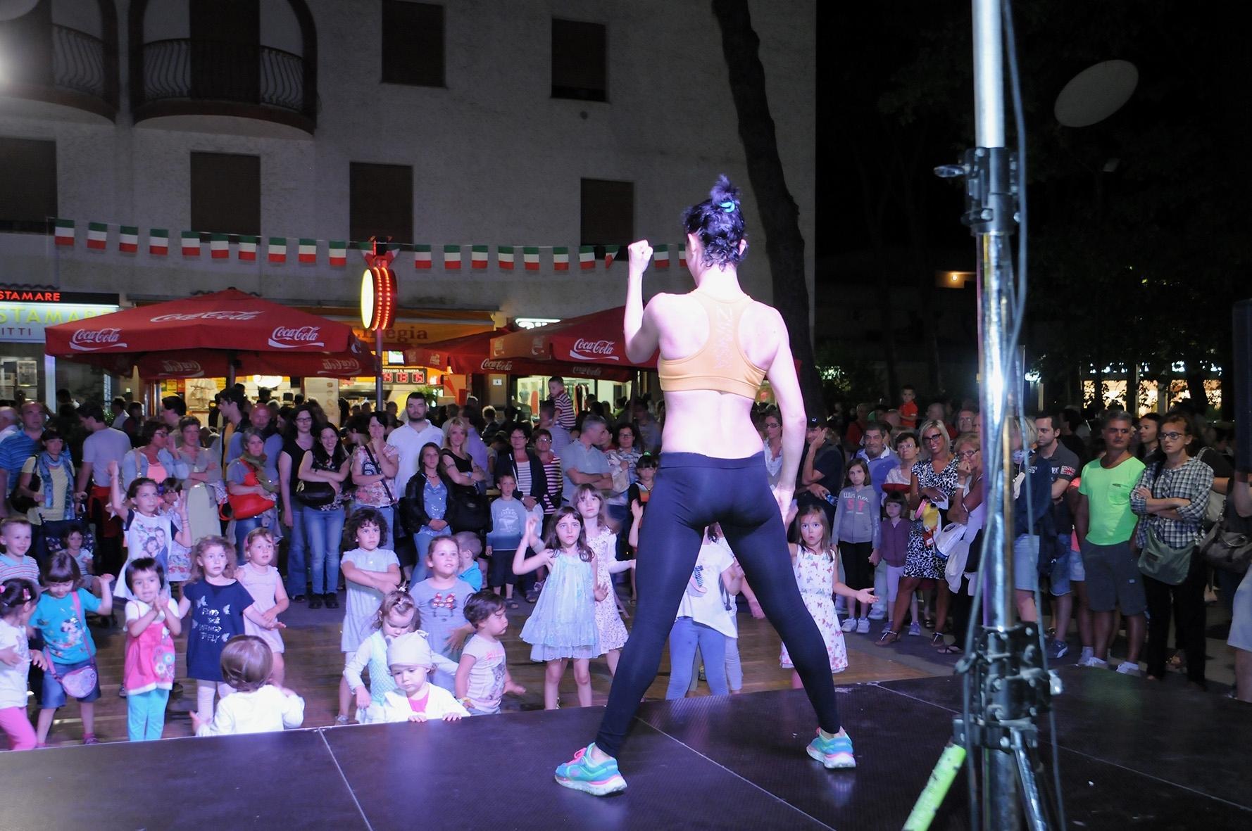 Riuscita la serata dedicata alla Zumba a Lido Estensi 