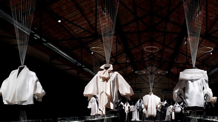 Un solo euro per visitare la mostra “La camicia secondo me. Gianfranco Ferrè”