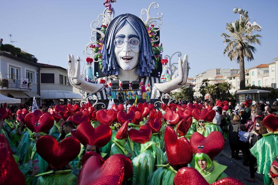 Il Carnevale non è cultura: il Senato sbarra la strada ai finanziamenti del ministero 