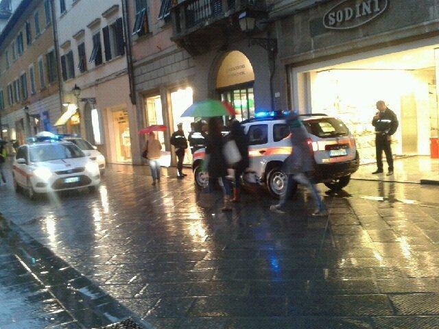 Ruba in negozio e in borsa ha prezzario mercato nero 