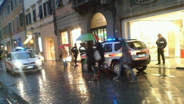 Ruba in negozio e in borsa ha prezzario mercato nero