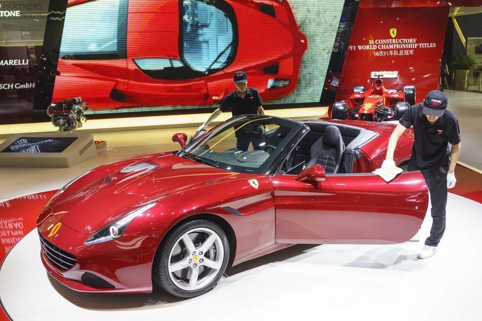 Ferrari, il motore V8 da 4500 cc premiato come “Best of the year” 