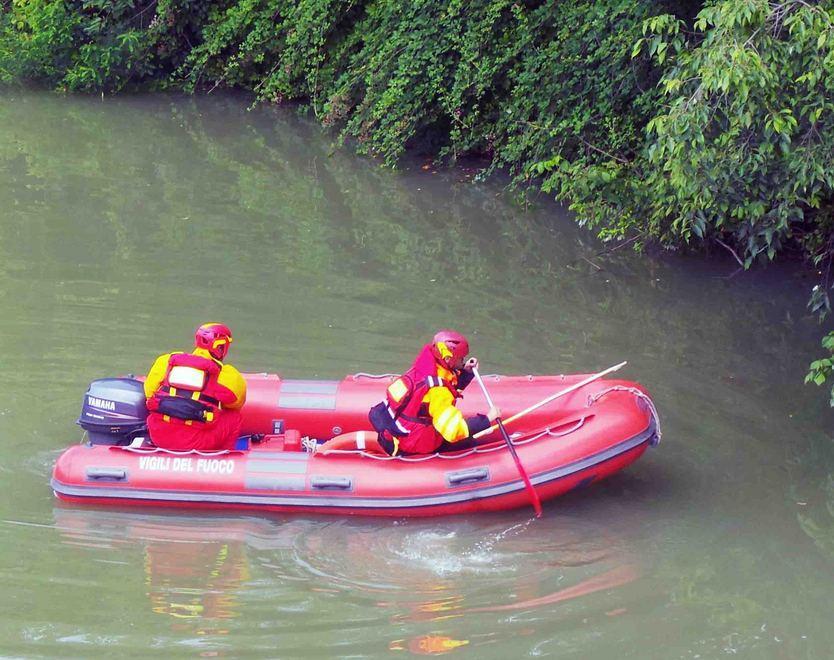Trovata morta nel canale dopo ore di ricerche 