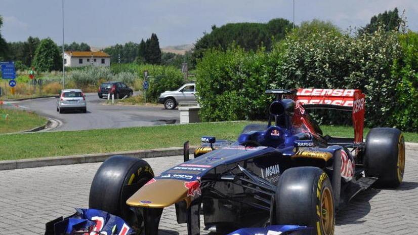 La Toro Rosso di Formula 1 conquista la scena a Castelfiorentino