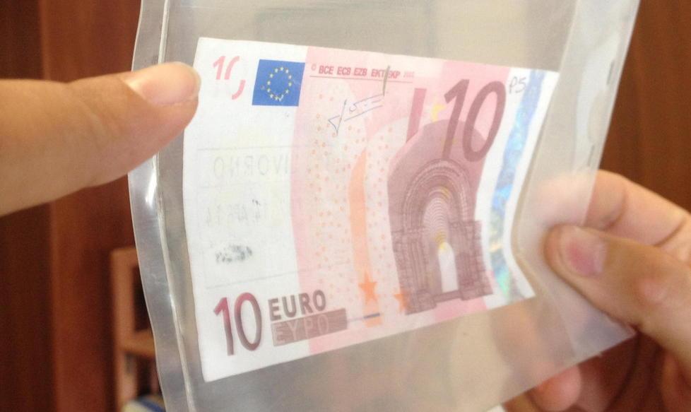 Finanzieri in cattedra La banconota falsa e la studentessa sveglia 
