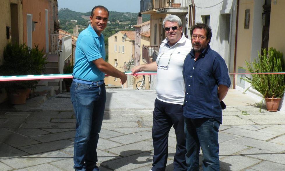 Taglio del nastro per via Santa Maria