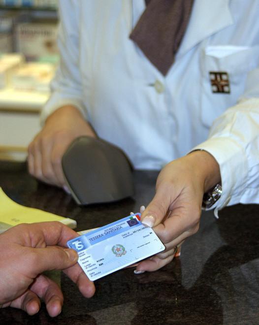 Ticket, il reddito sulla tessera sanitaria 