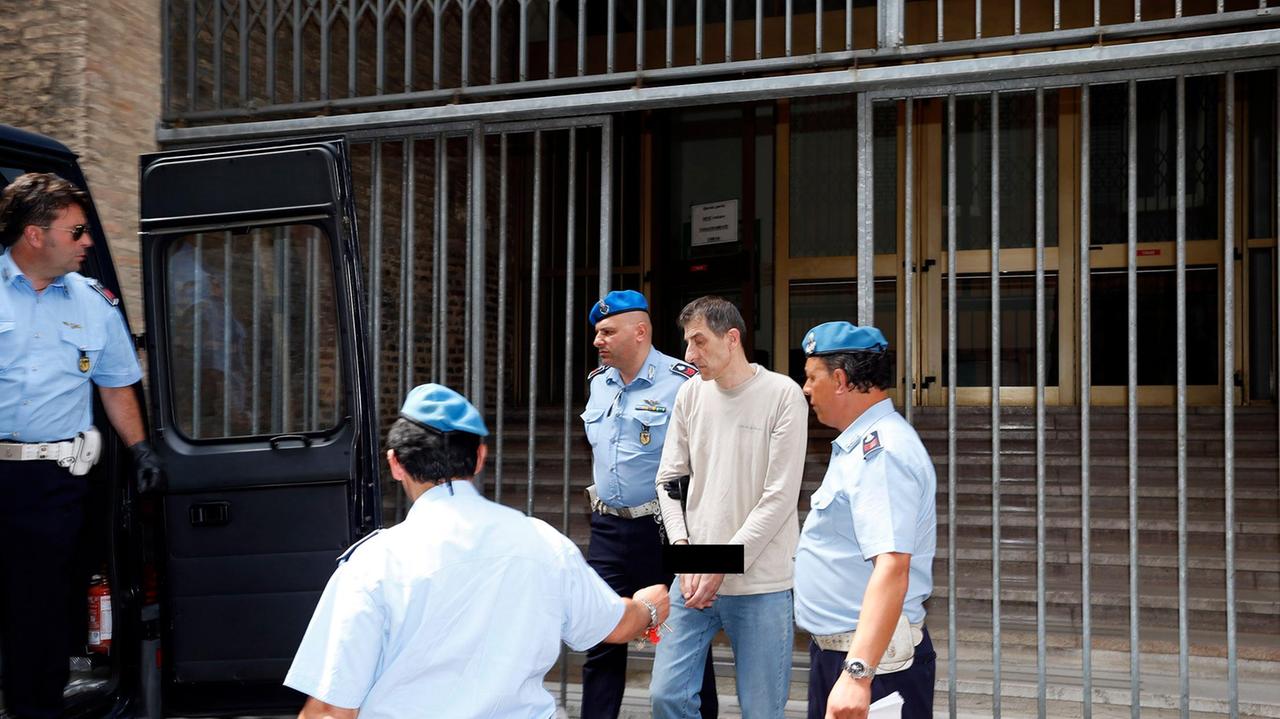 Il coltello ha raggiunto il cuore e il fegato
